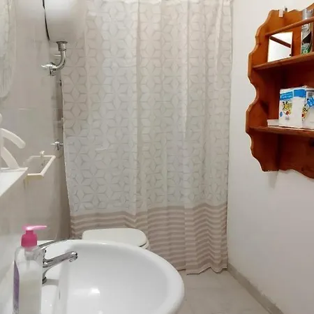 Domus 34 * Sassari