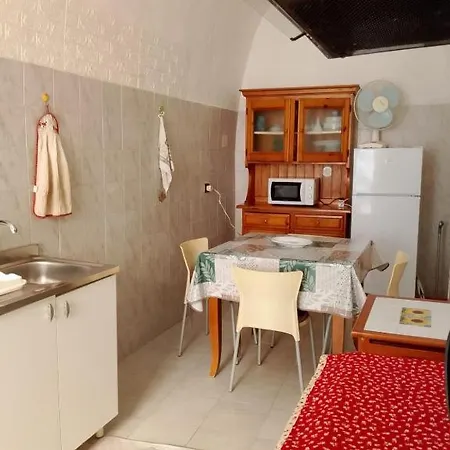 Domus 34 *